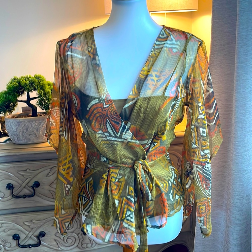 Beautiful flowy top size S